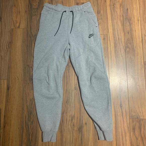 Nike Tech fleece pants Small - Picture 2 of 4